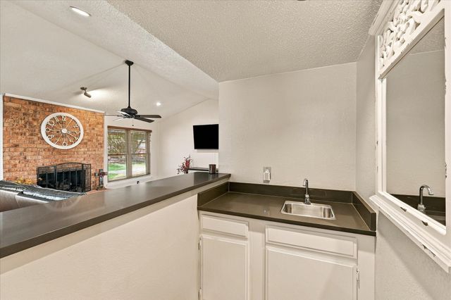 2840 Southridge Drive, Grapevine, TX 76051