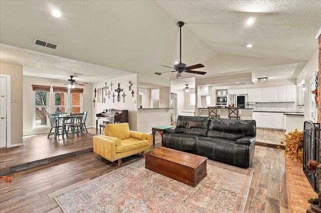 2840 Southridge Drive, Grapevine, TX 76051