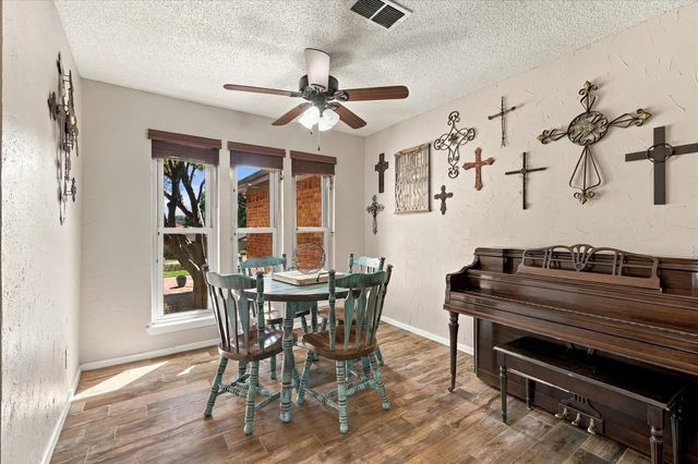 2840 Southridge Drive, Grapevine, TX 76051
