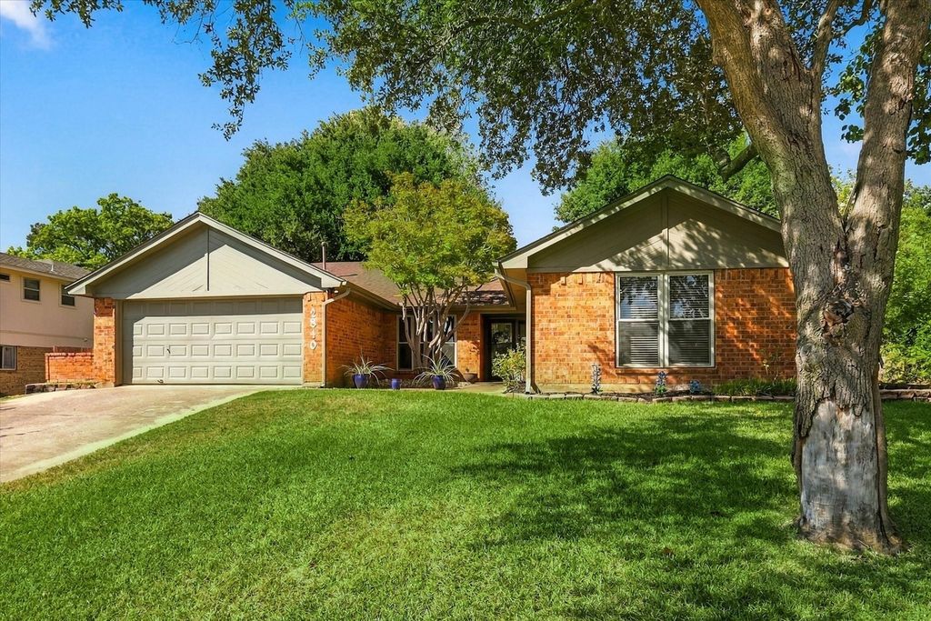 2840 Southridge Drive, Grapevine, TX 76051