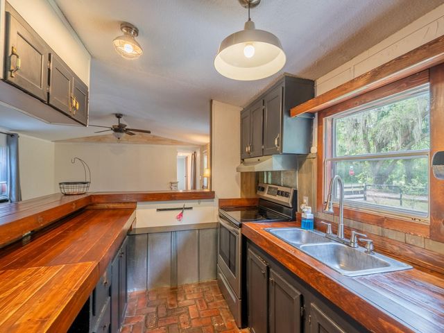 3055 NE 161ST STREET, Citra, FL 32113