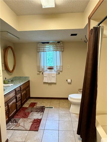 1217 County Road 113, Eureka Springs, AR 72631