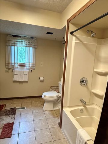 1217 County Road 113, Eureka Springs, AR 72631