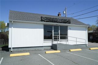 124 East Main Road, Middletown, RI 02842