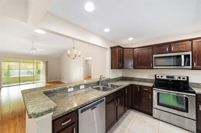 926 LONG LEAF LANE, The Villages, FL 32163