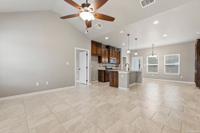 1407 TANGLEWOOD TRL, Spring Branch, TX 78070