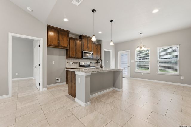 1407 TANGLEWOOD TRL, Spring Branch, TX 78070