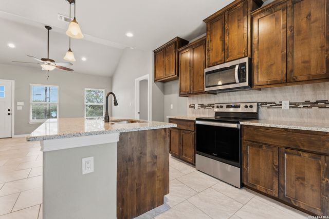1407 TANGLEWOOD TRL, Spring Branch, TX 78070