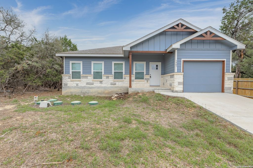 1407 TANGLEWOOD TRL, Spring Branch, TX 78070