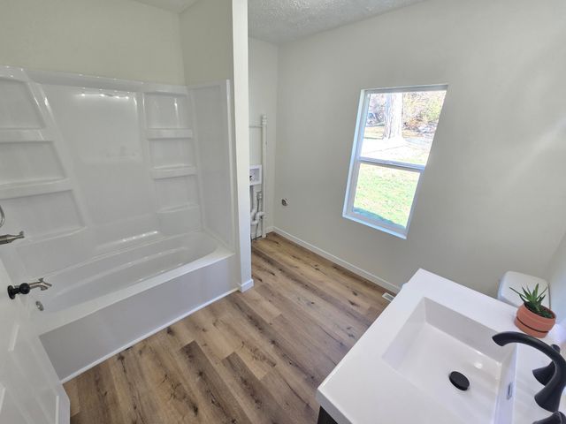 1433 N 8TH Street, Council Bluffs, IA 51503