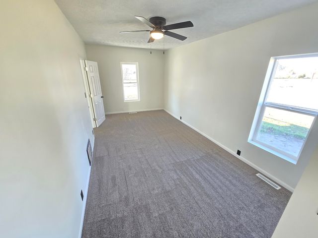 1433 N 8TH Street, Council Bluffs, IA 51503