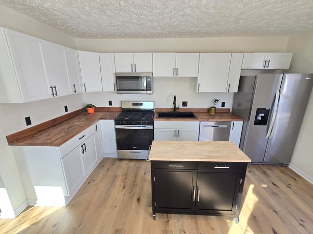 1433 N 8TH Street, Council Bluffs, IA 51503