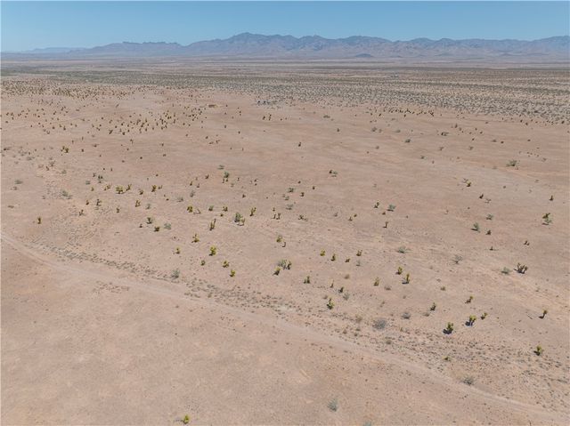 18021 N Eldon Rd, Dolan Springs, AZ 86441