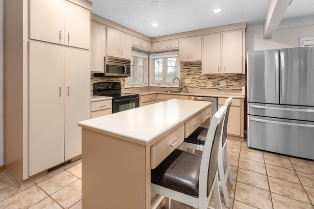 663 Roosevelt Road, Saint Cloud, MN 56301