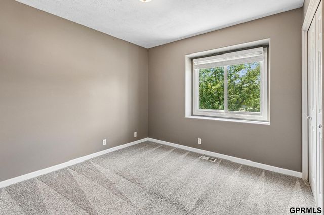 5859 S 146th Street, Omaha, NE 68137