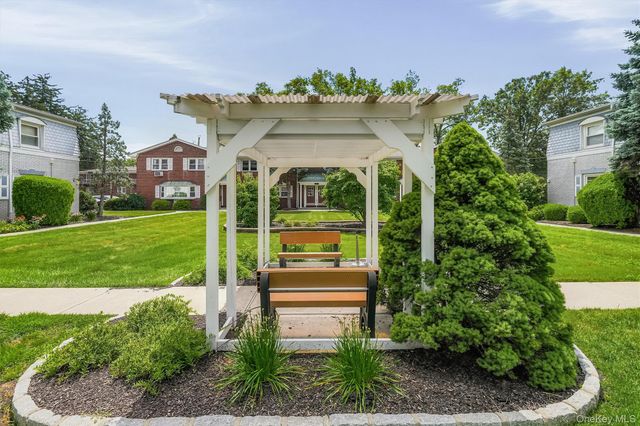 1 Normandy Village 1, Nanuet, NY 10954