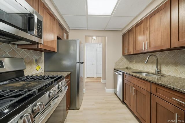 1 Normandy Village 1, Nanuet, NY 10954