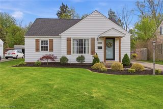 24193 Hedgewood Avenue, Westlake, OH 44145