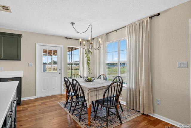 118 Stallion Trl, Natalia, TX 78059