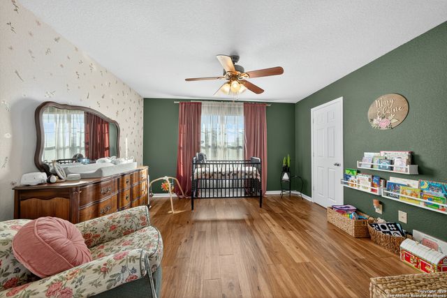 118 Stallion Trl, Natalia, TX 78059