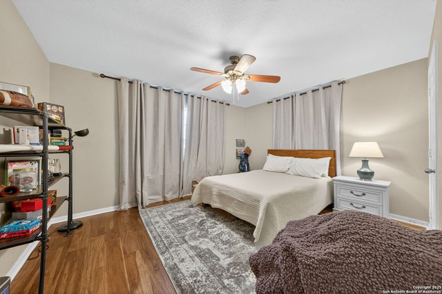 118 Stallion Trl, Natalia, TX 78059