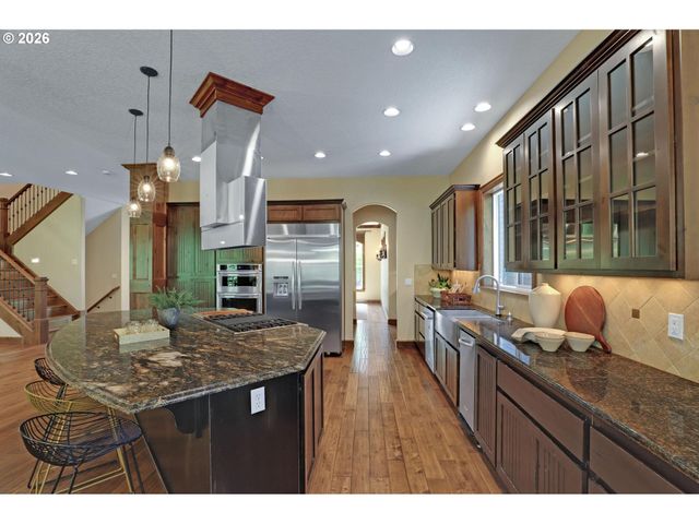 12125 Nw BLACKHAWK Dr, Portland, OR 97229