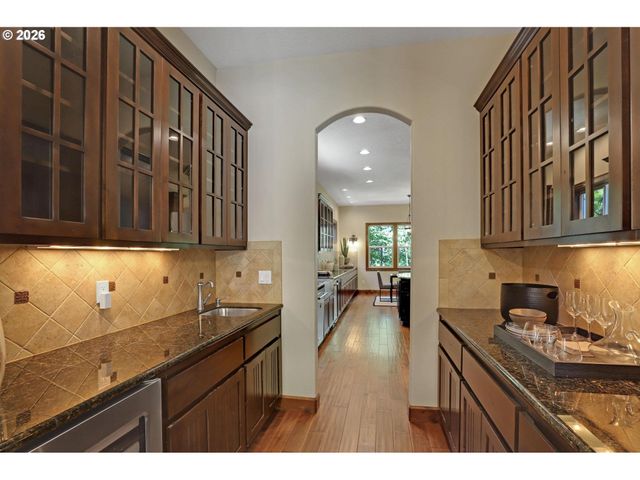 12125 Nw BLACKHAWK Dr, Portland, OR 97229