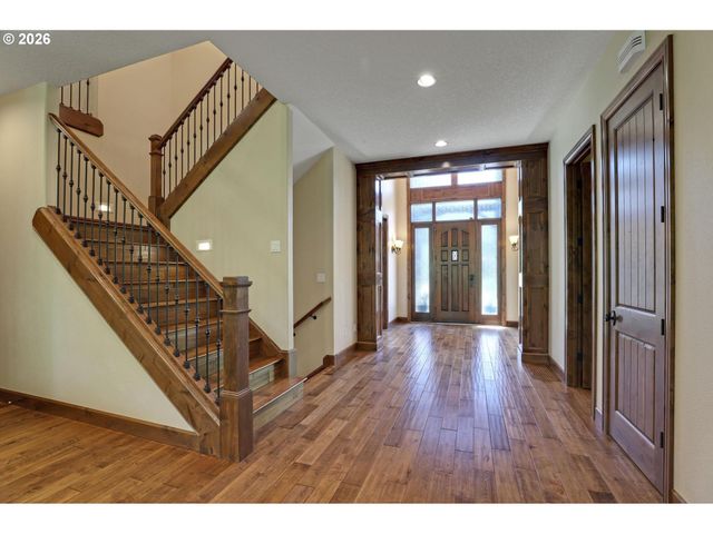 12125 Nw BLACKHAWK Dr, Portland, OR 97229