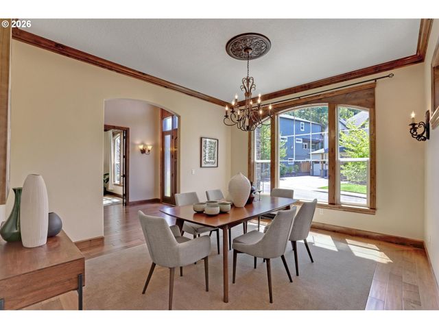 12125 Nw BLACKHAWK Dr, Portland, OR 97229
