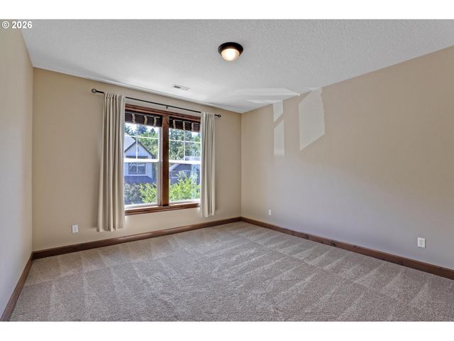 12125 Nw BLACKHAWK Dr, Portland, OR 97229