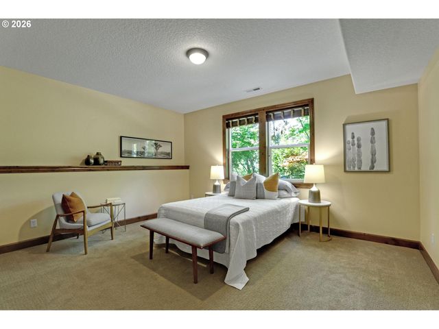 12125 Nw BLACKHAWK Dr, Portland, OR 97229