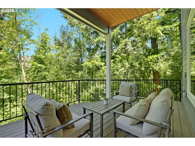 12125 Nw BLACKHAWK Dr, Portland, OR 97229