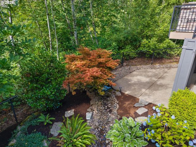 12125 Nw BLACKHAWK Dr, Portland, OR 97229