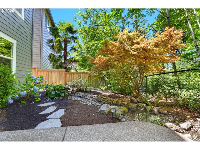 12125 Nw BLACKHAWK Dr, Portland, OR 97229
