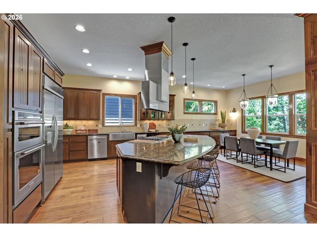 12125 Nw BLACKHAWK Dr, Portland, OR 97229