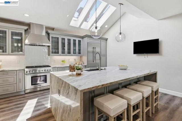 740 Glasgow Cir, Danville, CA 94526