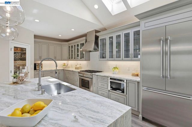 740 Glasgow Cir, Danville, CA 94526