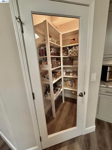 740 Glasgow Cir, Danville, CA 94526