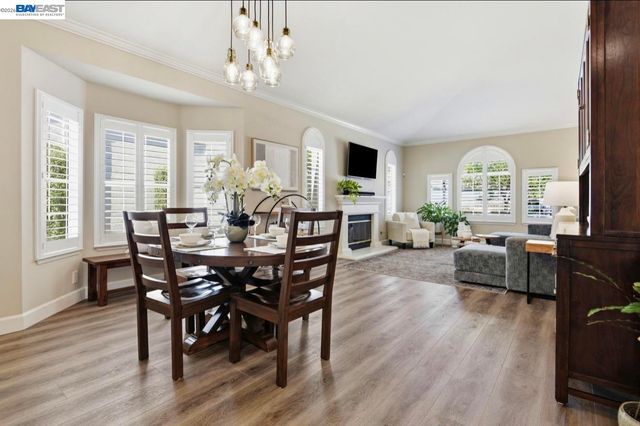 740 Glasgow Cir, Danville, CA 94526