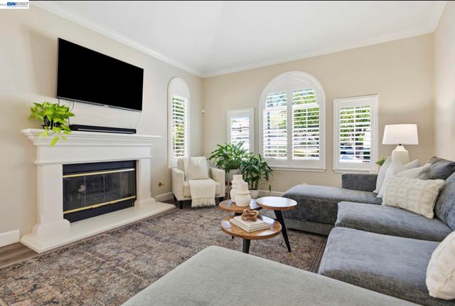 740 Glasgow Cir, Danville, CA 94526