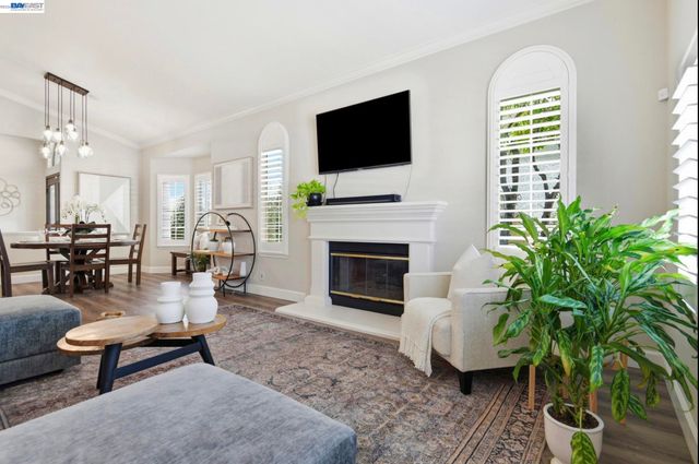 740 Glasgow Cir, Danville, CA 94526