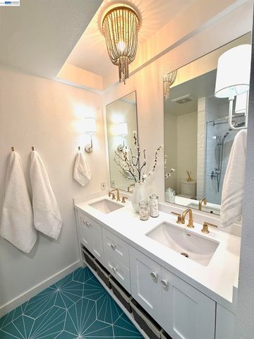 740 Glasgow Cir, Danville, CA 94526