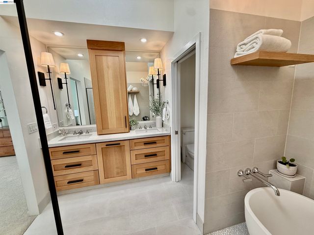 740 Glasgow Cir, Danville, CA 94526