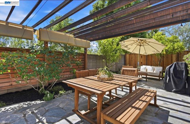 740 Glasgow Cir, Danville, CA 94526