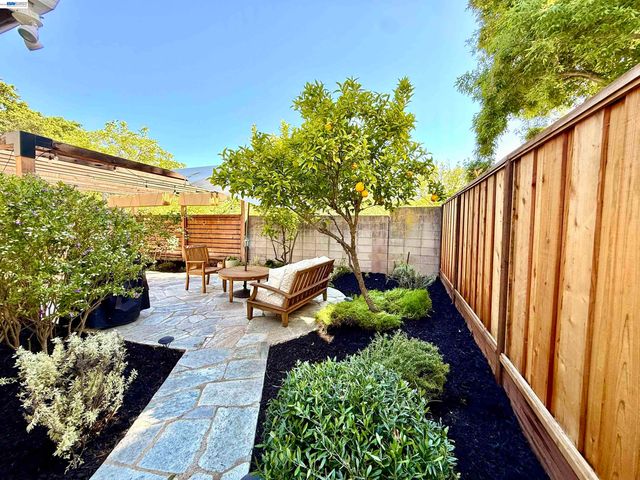 740 Glasgow Cir, Danville, CA 94526