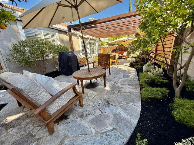 740 Glasgow Cir, Danville, CA 94526