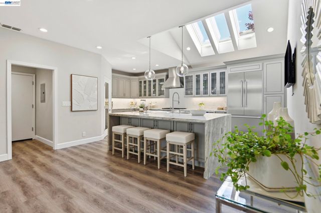 740 Glasgow Cir, Danville, CA 94526