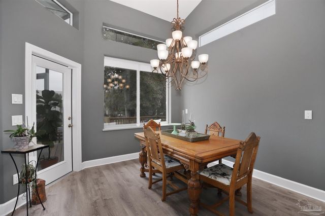 131 Shoreline Dr, Gulf Breeze, FL 32561