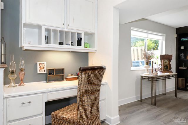 131 Shoreline Dr, Gulf Breeze, FL 32561