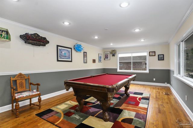 131 Shoreline Dr, Gulf Breeze, FL 32561